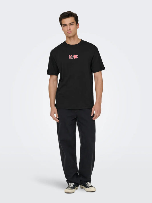 Camiseta negra AC/DC oversized estampada en la espalda