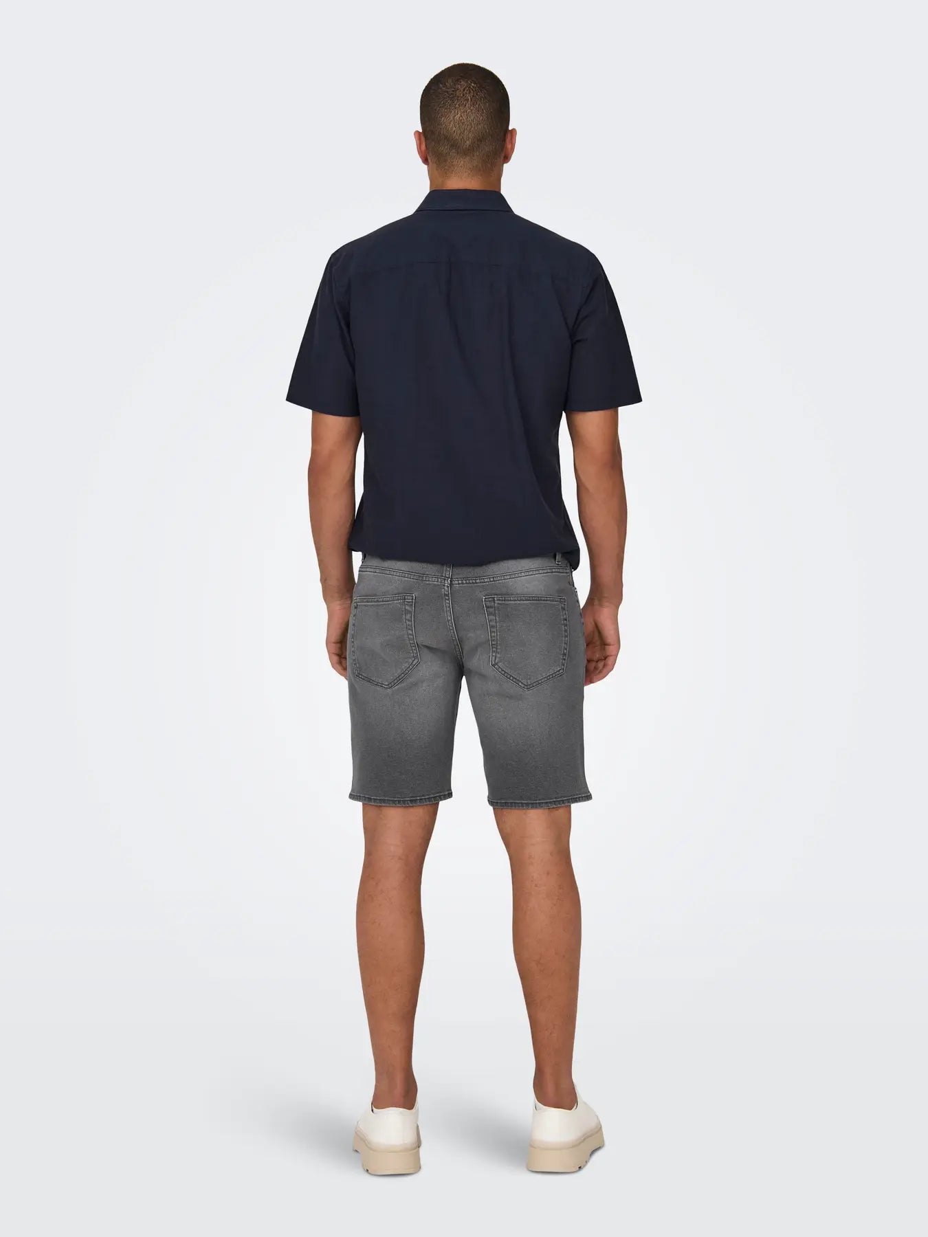 Pantalones cortos vaqueros gris